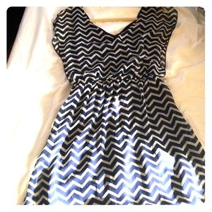 Speechless Flutter sleeve blue and white dress
